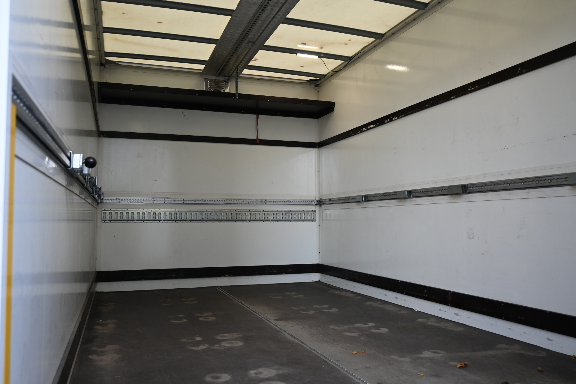 Mercedes-Benz Sprinter 11