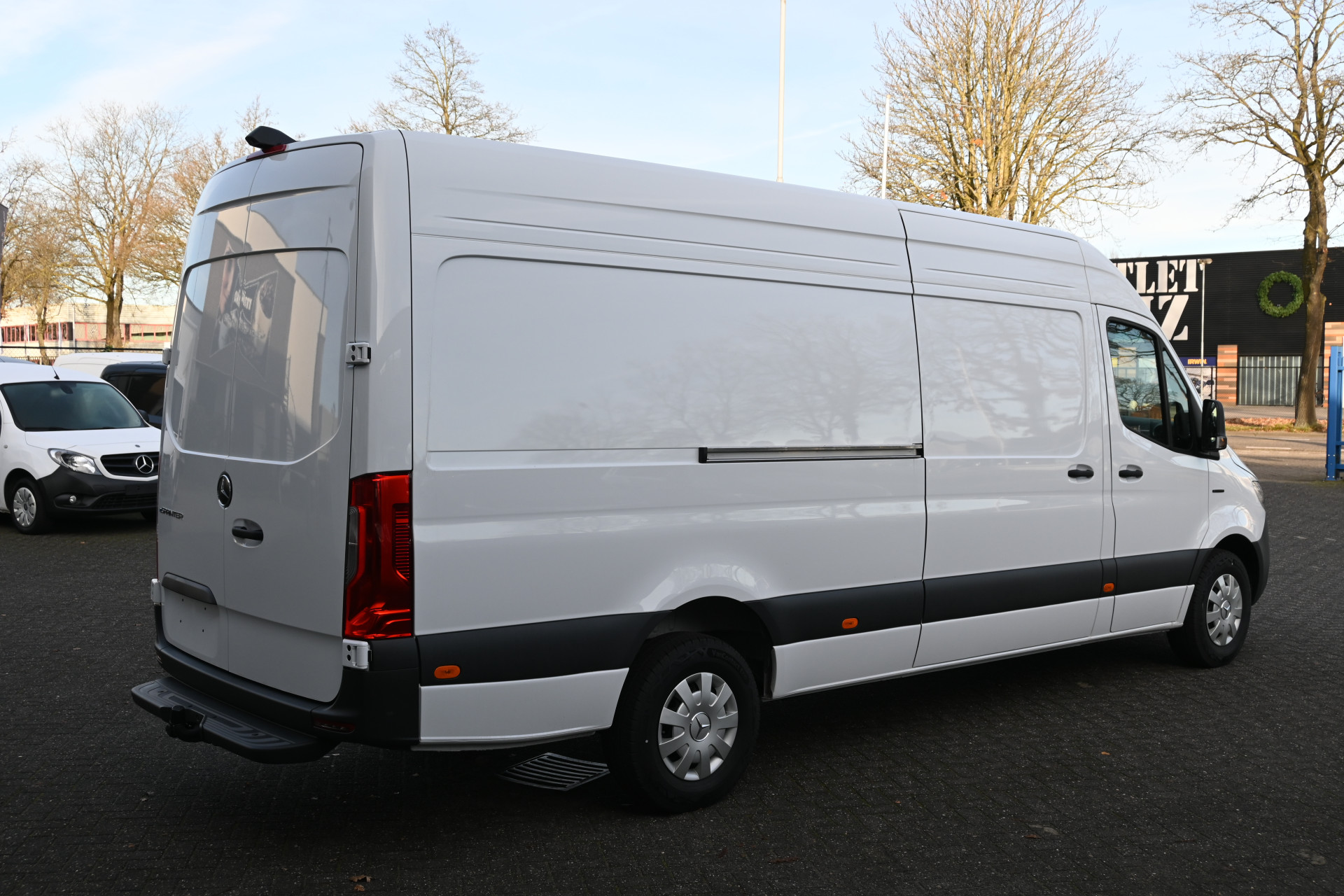 Mercedes-Benz eSprinter 2