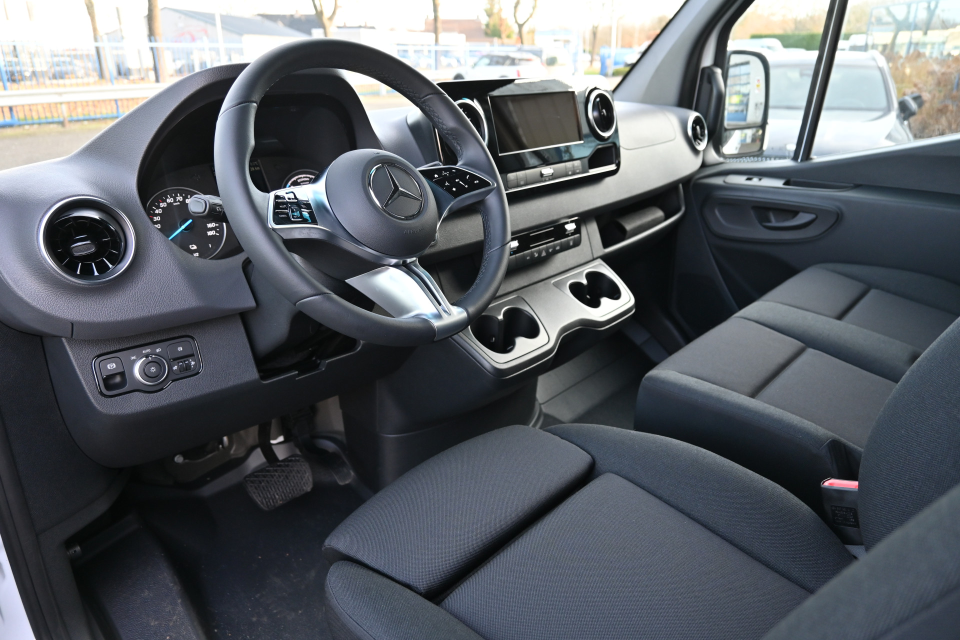 Mercedes-Benz eSprinter 3