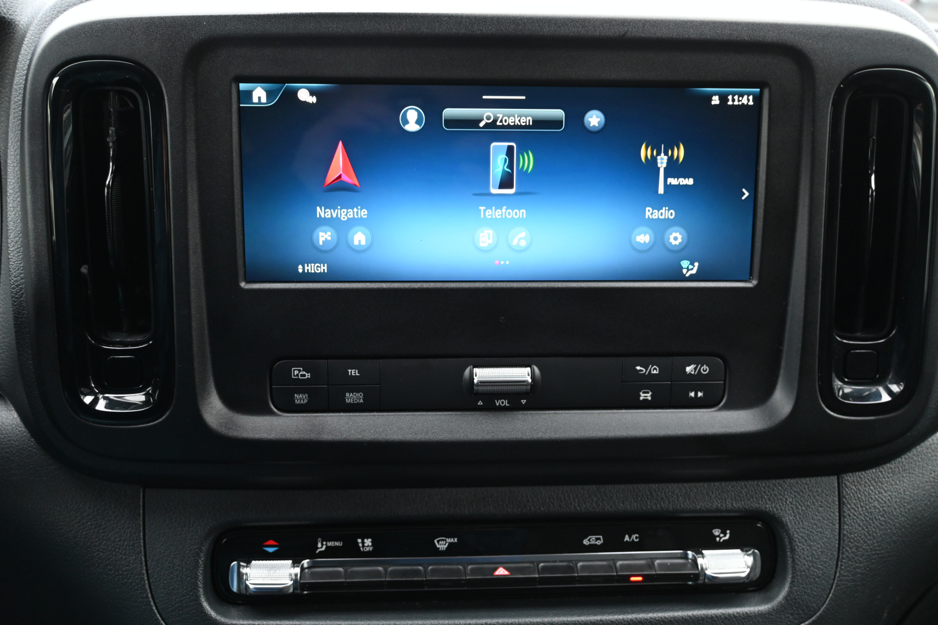 Mercedes-Benz Vito 4