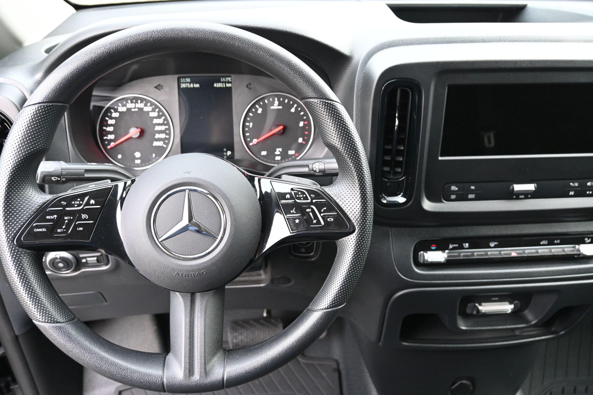 Mercedes-Benz Vito 14