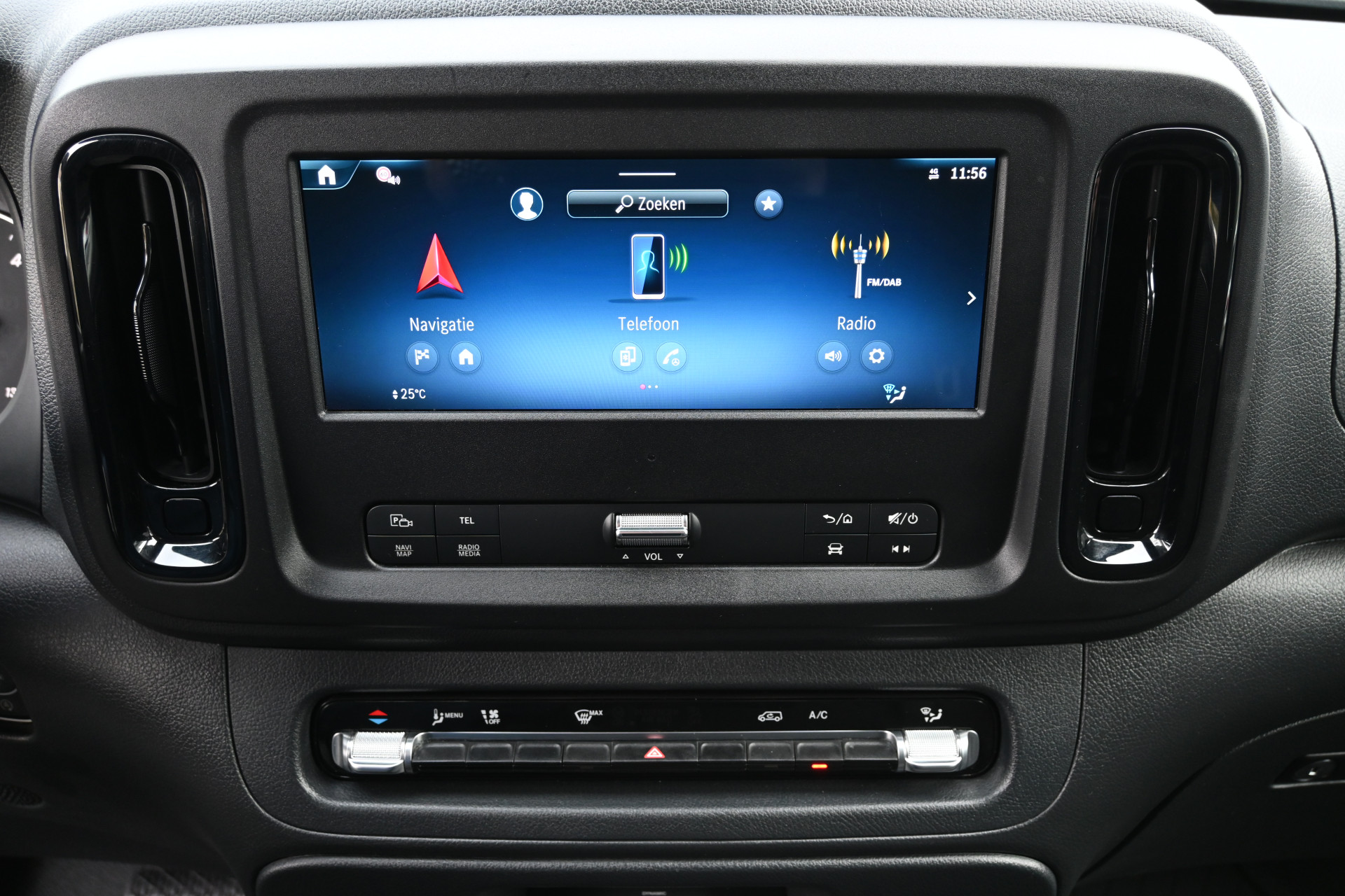 Mercedes-Benz Vito 4