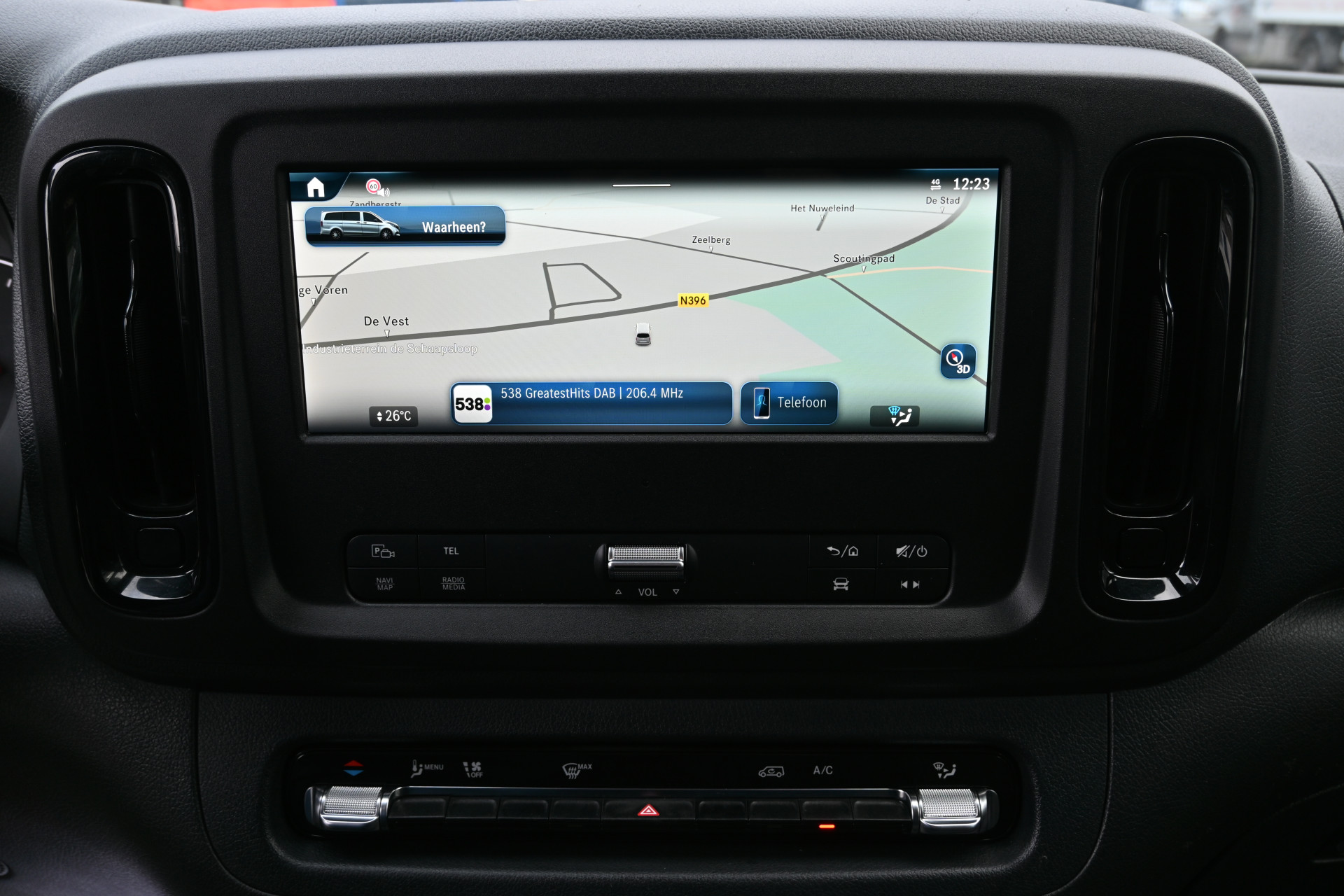 Mercedes-Benz Vito 4