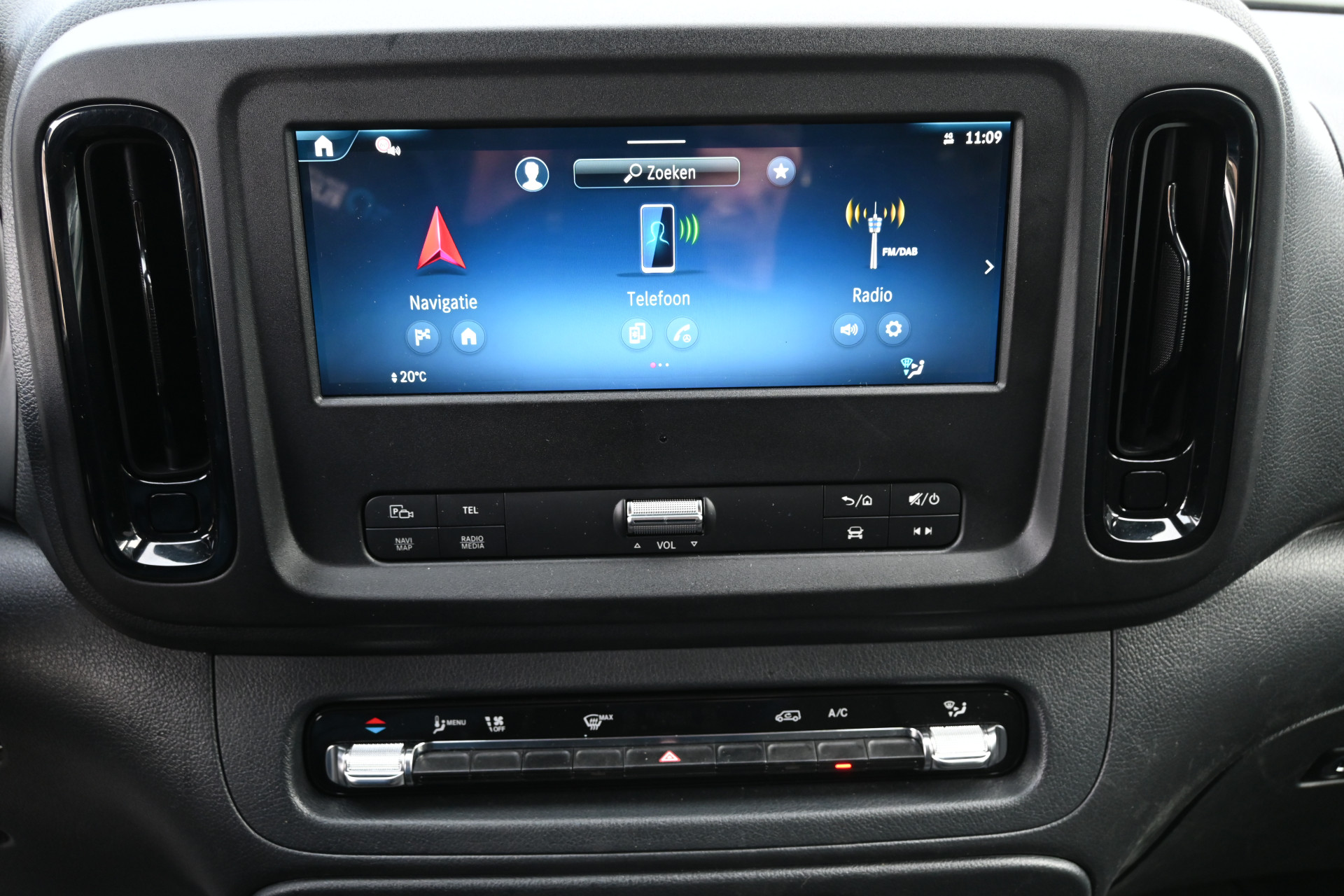 Mercedes-Benz Vito 4