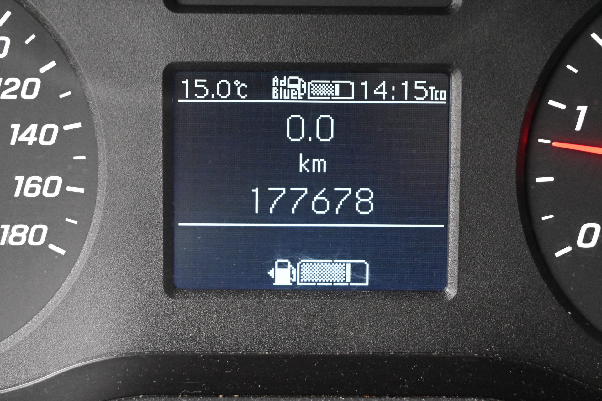 Mercedes-Benz Sprinter 16