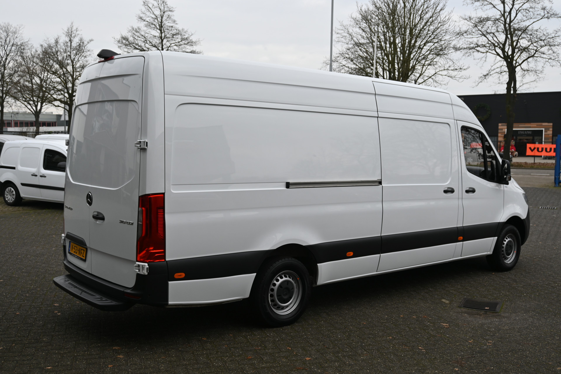 Mercedes-Benz Sprinter 2