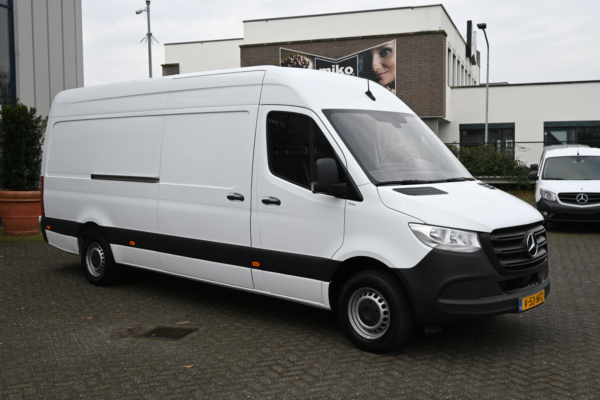 Mercedes-Benz Sprinter 8