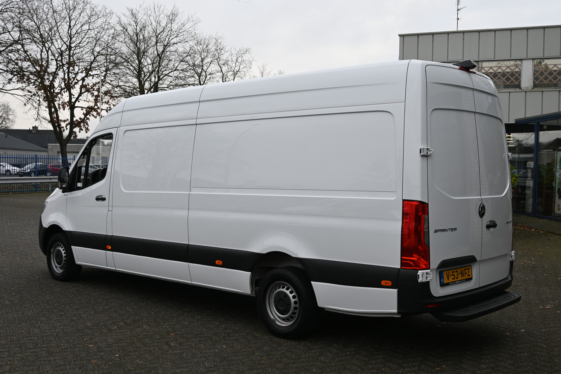 Mercedes-Benz Sprinter 9