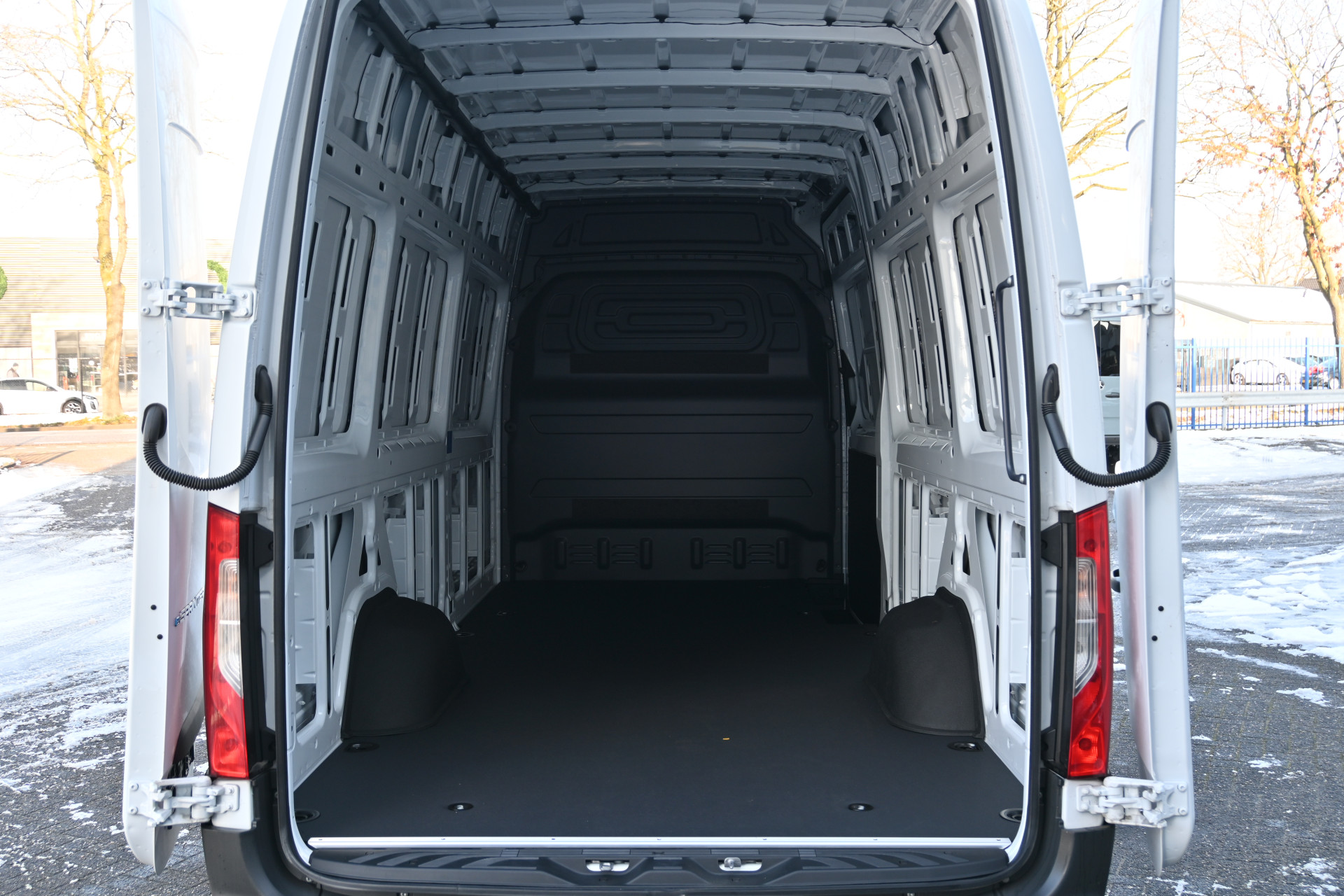 Mercedes-Benz eSprinter 10