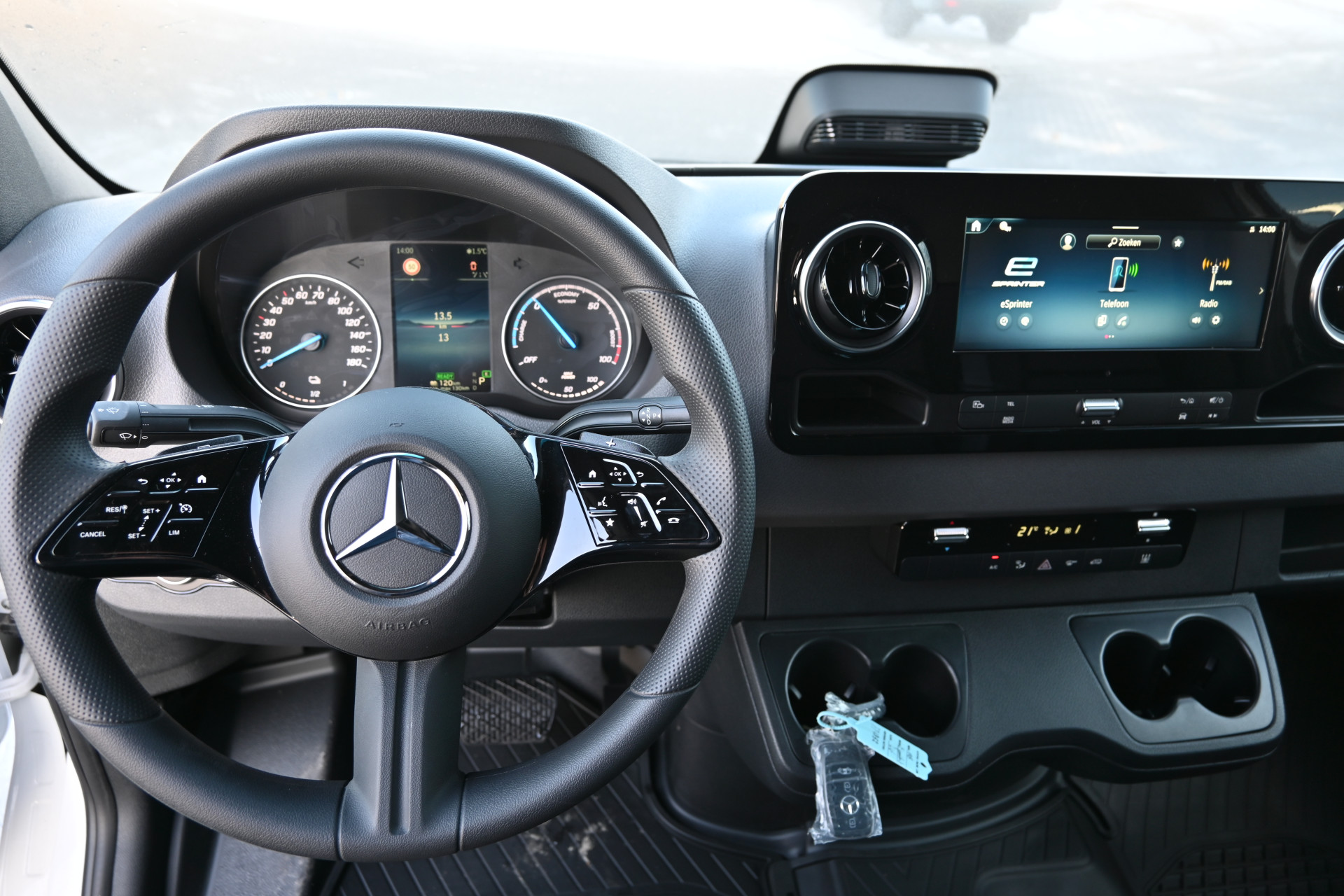 Mercedes-Benz eSprinter 11