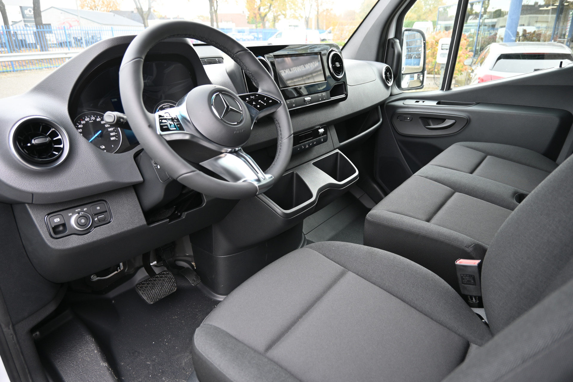 Mercedes-Benz eSprinter 3