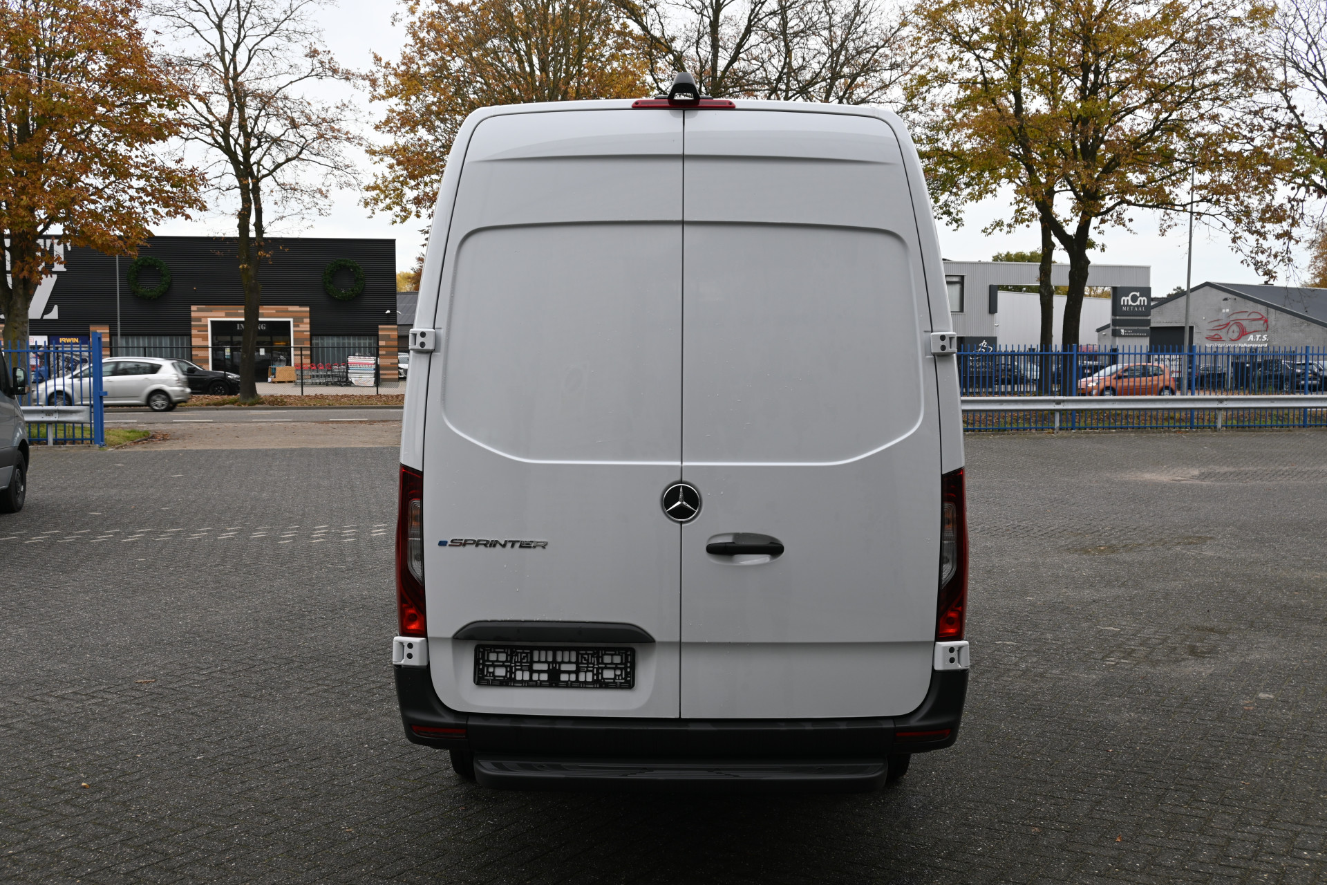 Mercedes-Benz eSprinter 9