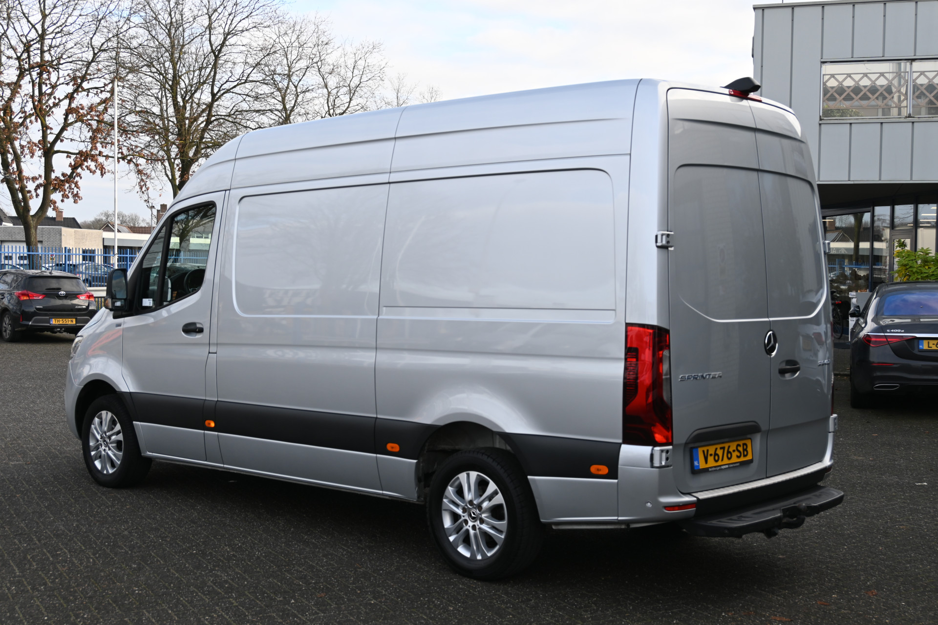 Mercedes-Benz Sprinter 12