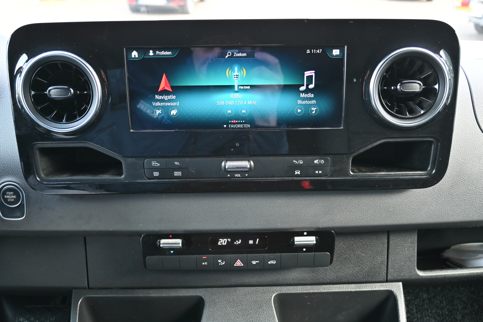 Mercedes-Benz Sprinter 4