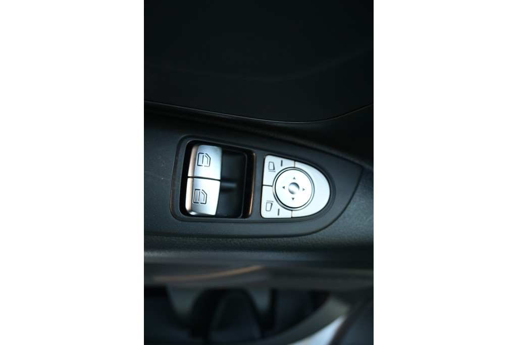 Mercedes-Benz Vito 13