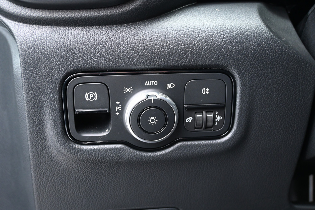 Mercedes-Benz Vito 12