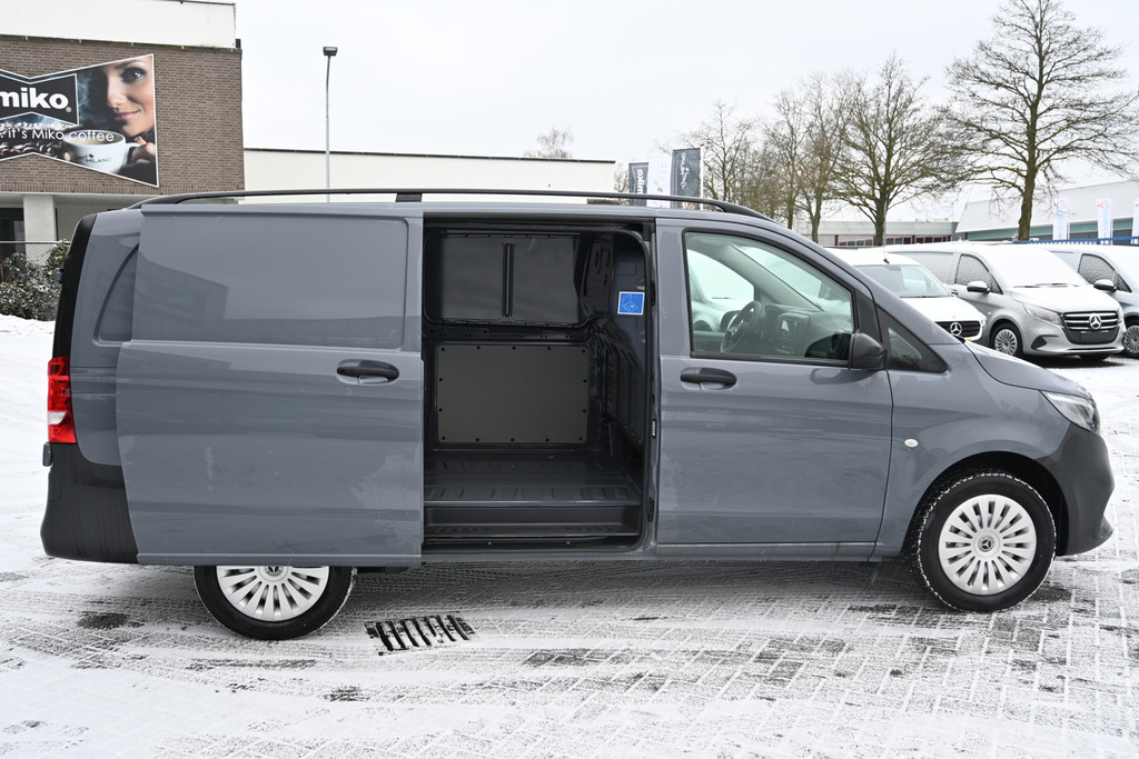 Mercedes-Benz Vito 4