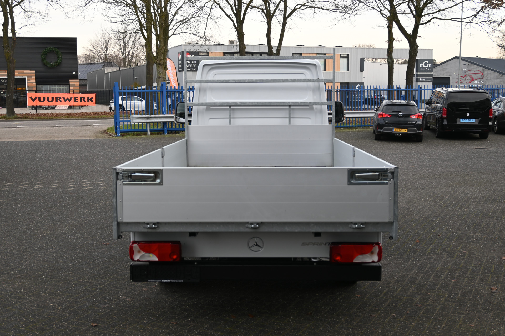 Mercedes-Benz Sprinter 9