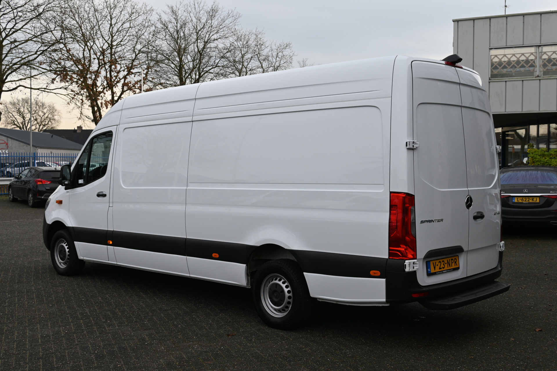 Mercedes-Benz Sprinter 10