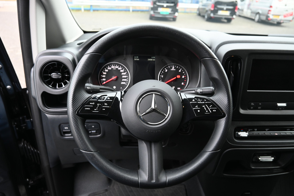 Mercedes-Benz Vito 11