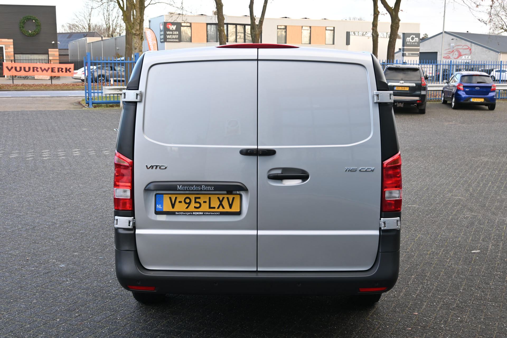 Mercedes-Benz Vito 10