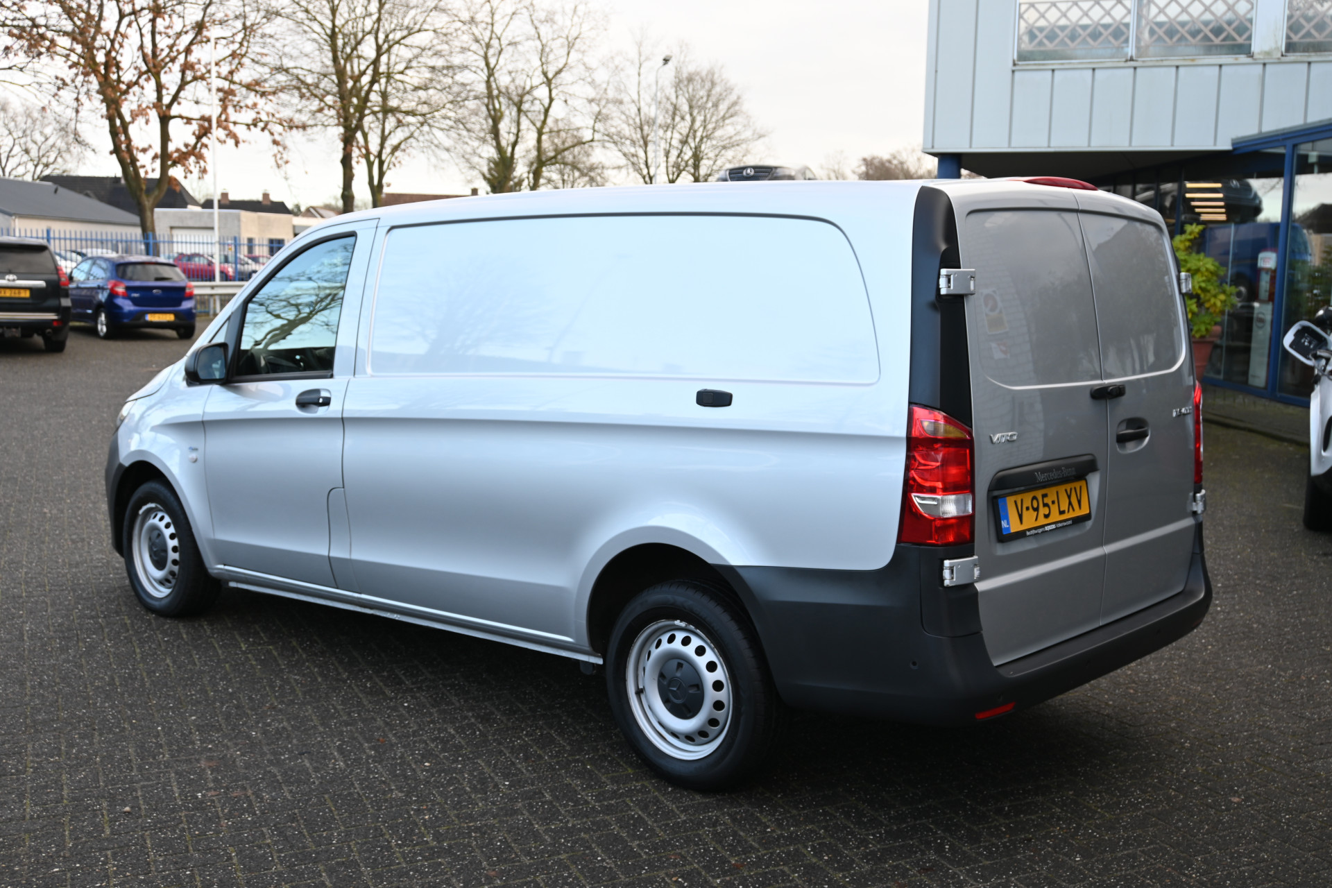 Mercedes-Benz Vito 9
