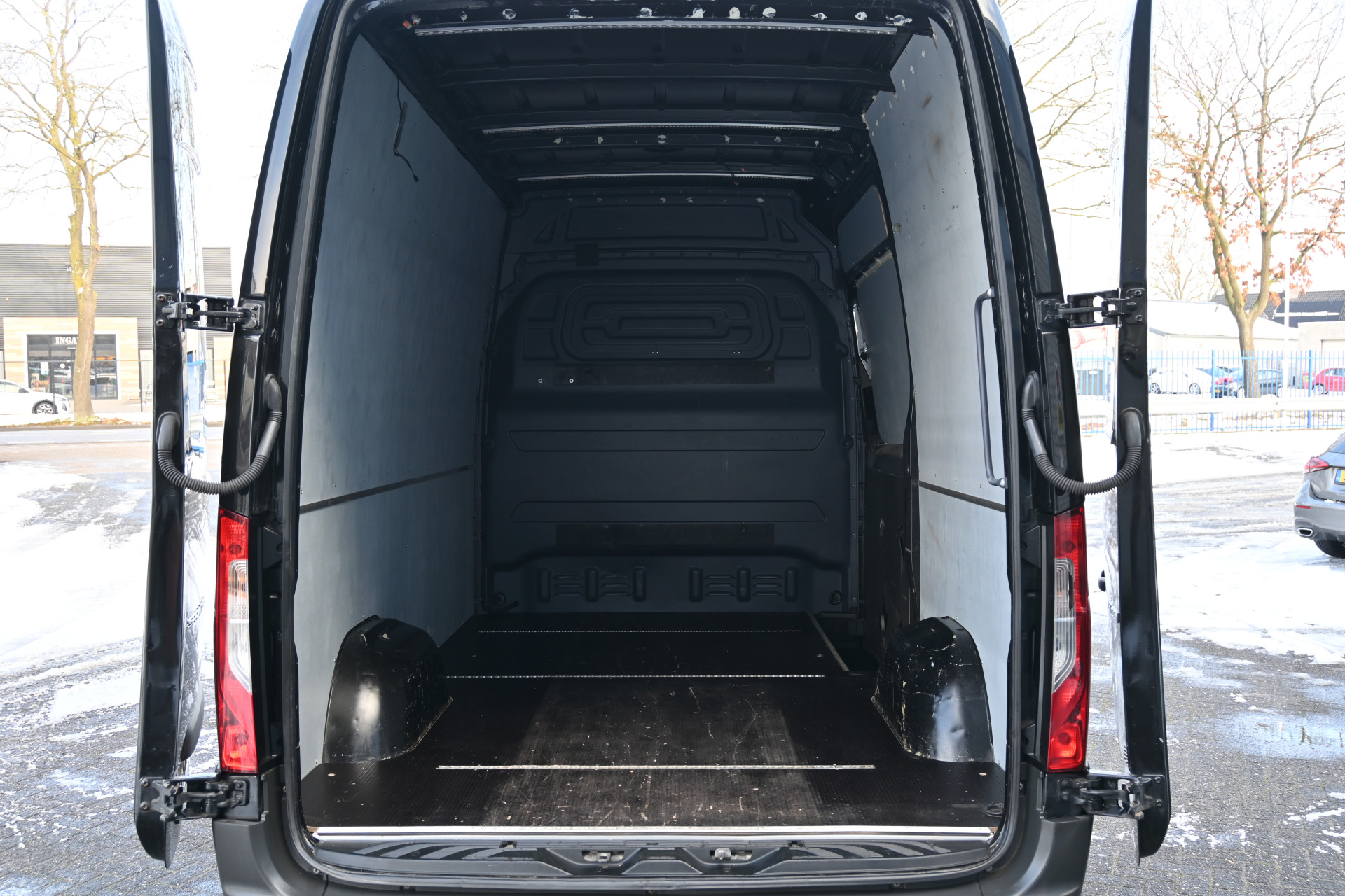 Mercedes-Benz Sprinter 11