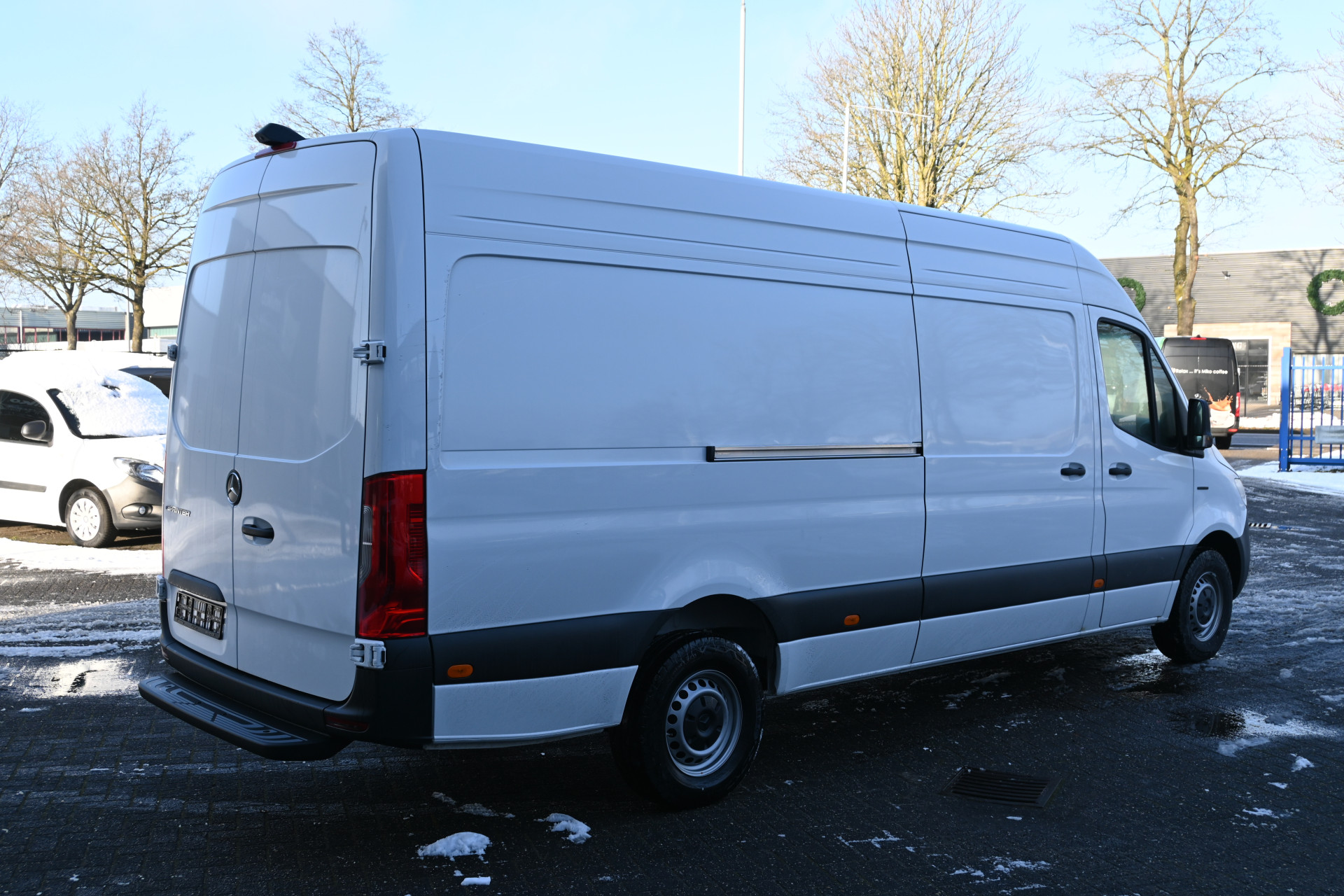 Mercedes-Benz eSprinter 2