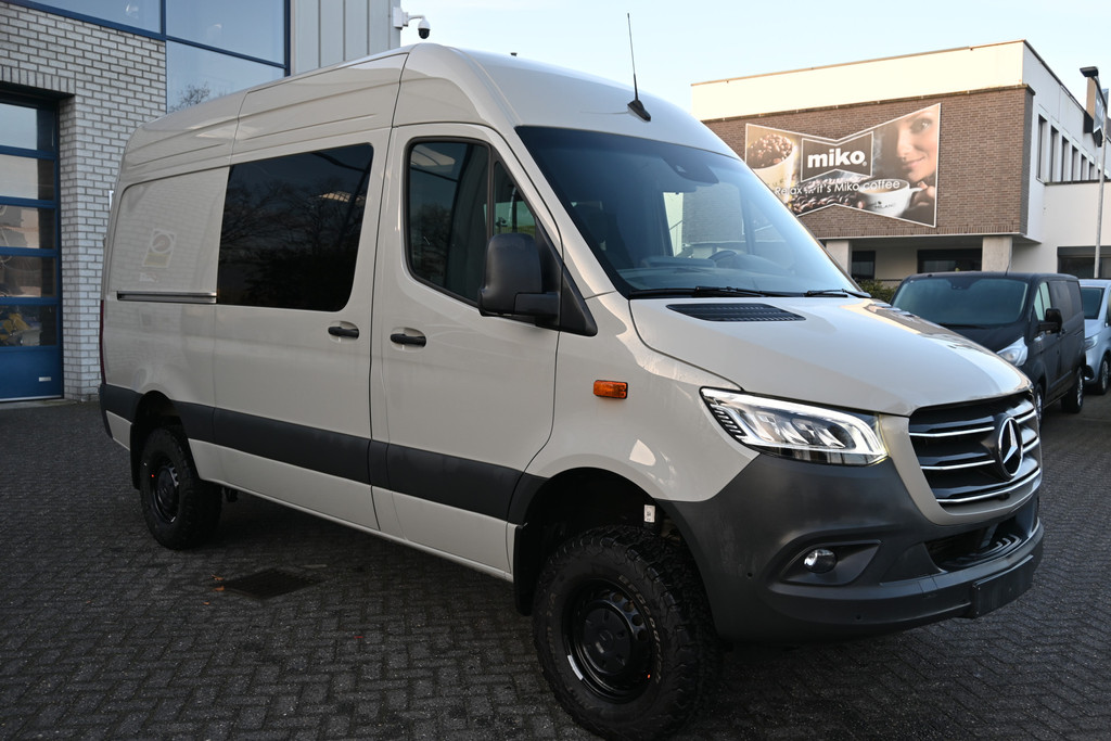 Mercedes-Benz Sprinter 11