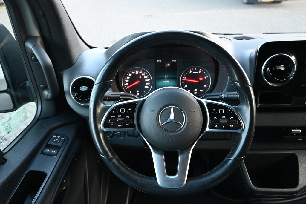 Mercedes-Benz Sprinter 17