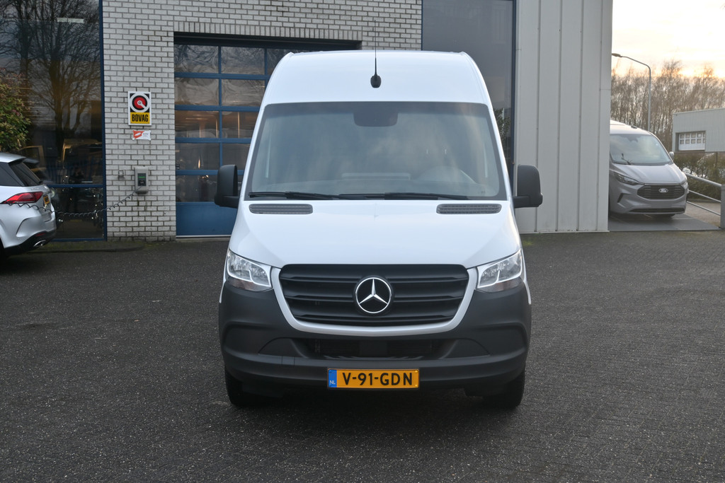 Mercedes-Benz Sprinter 1