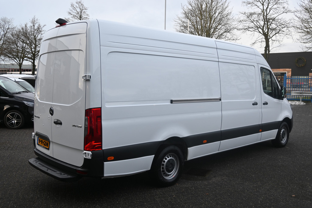 Mercedes-Benz Sprinter 2