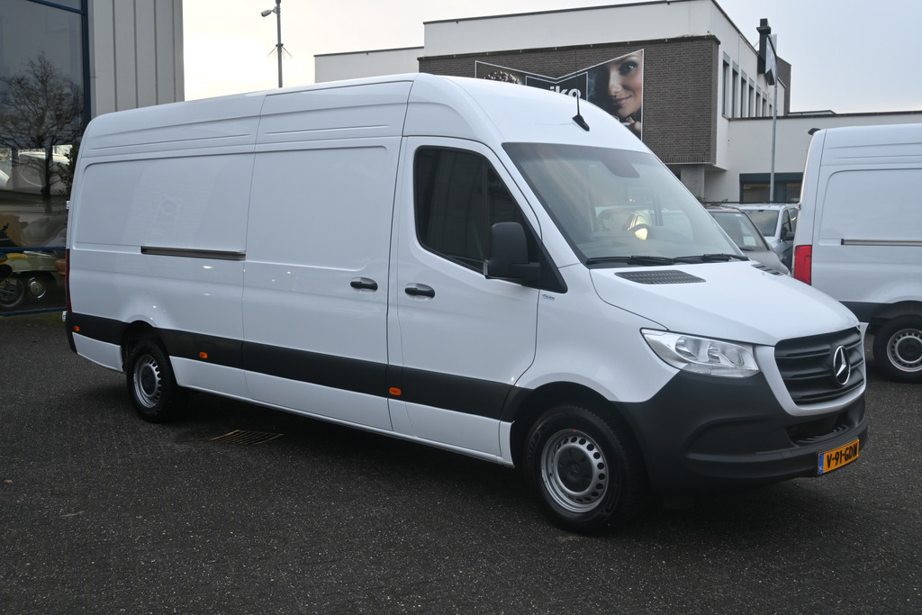 Mercedes-Benz Sprinter 8
