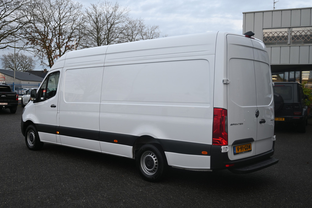 Mercedes-Benz Sprinter 9