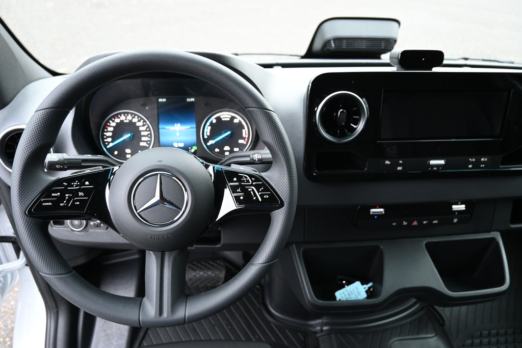 Mercedes-Benz eSprinter 13