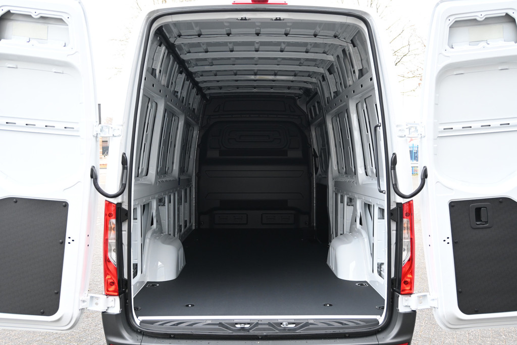 Mercedes-Benz eSprinter 7