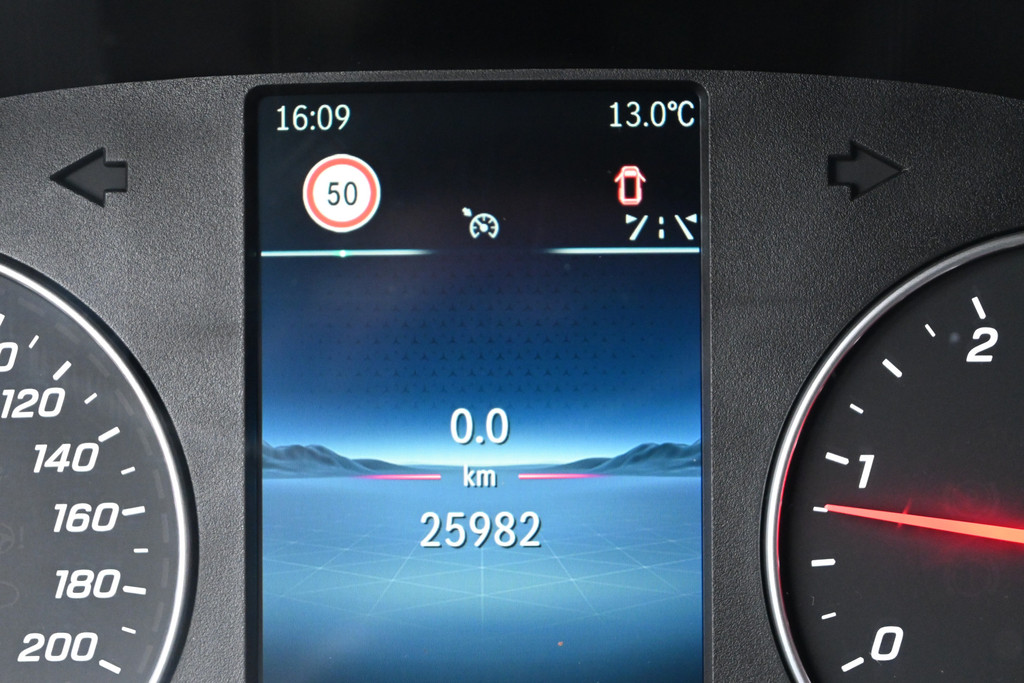 Mercedes-Benz Sprinter 16