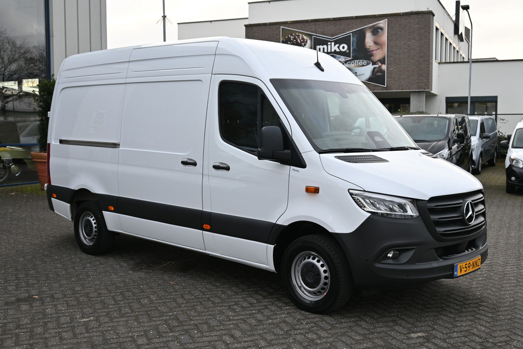Mercedes-Benz Sprinter 2