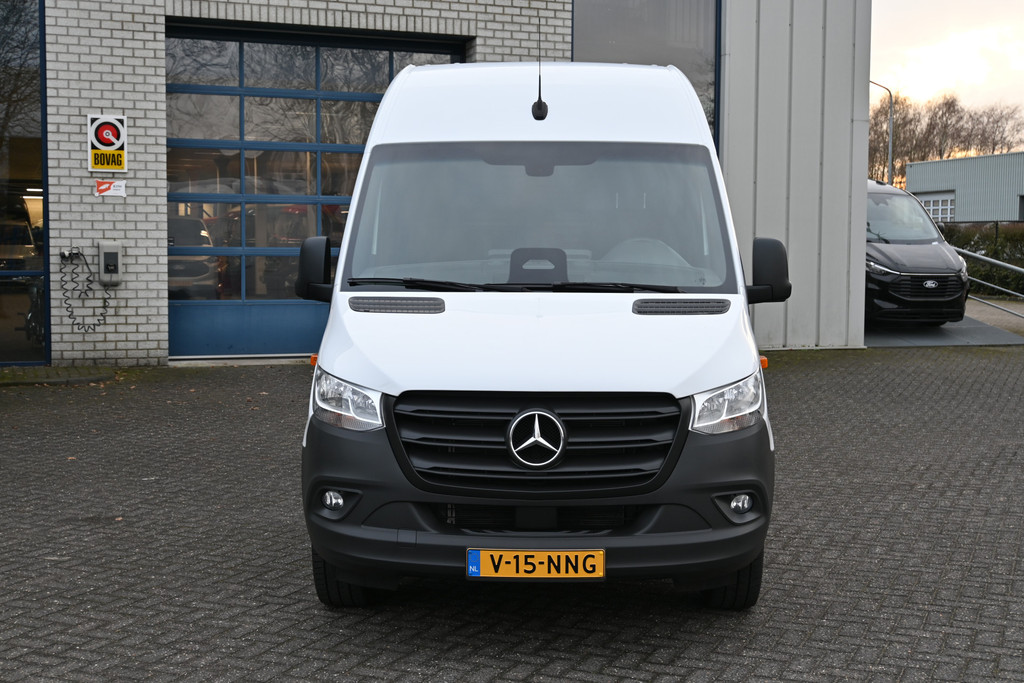 Mercedes-Benz Sprinter 1