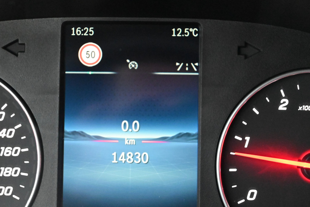 Mercedes-Benz Sprinter 18