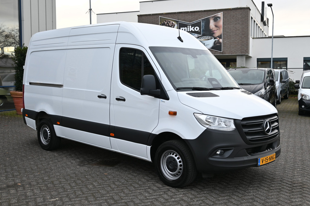 Mercedes-Benz Sprinter 2