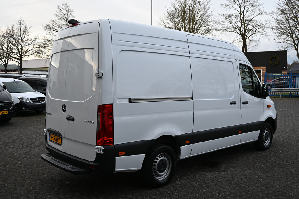 Mercedes-Benz Sprinter 4