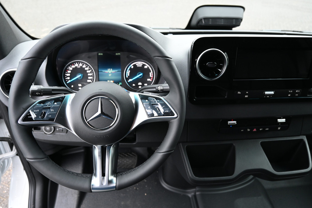 Mercedes-Benz eSprinter 12