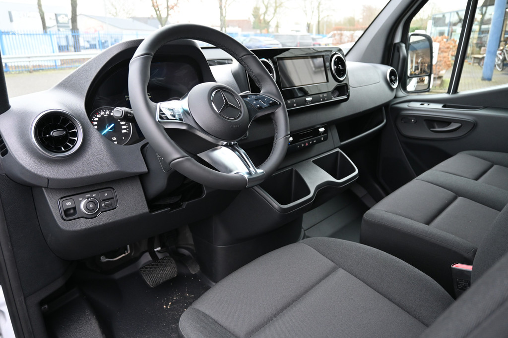 Mercedes-Benz eSprinter 9