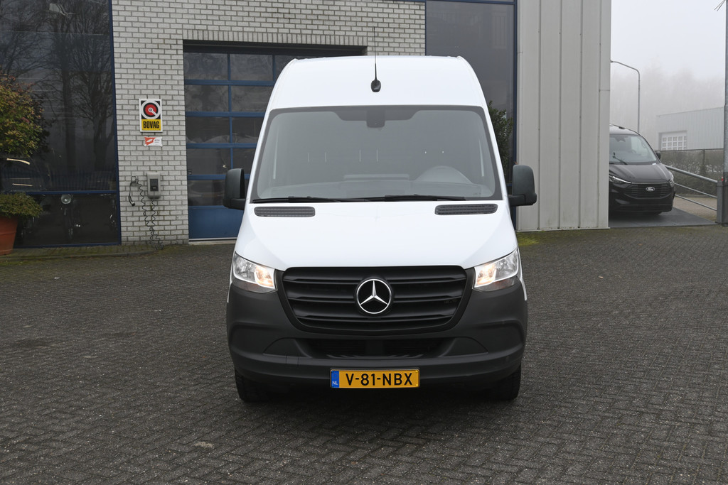 Mercedes-Benz Sprinter 1