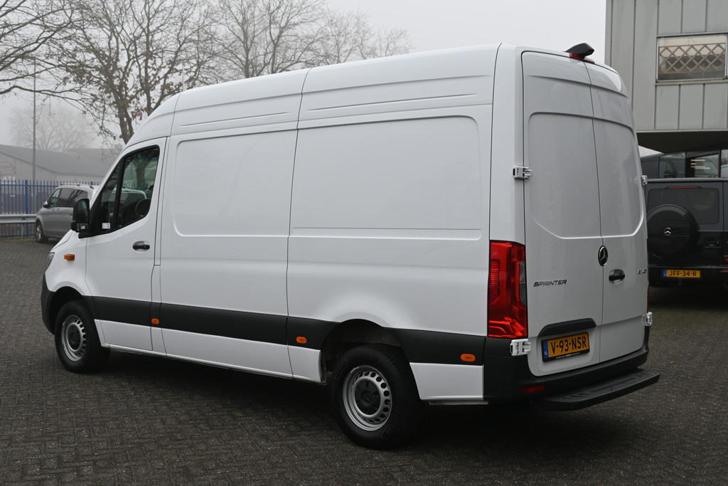 Mercedes-Benz Sprinter 10