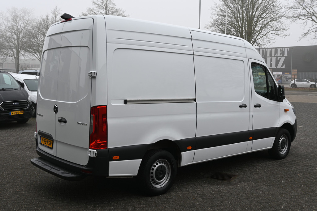 Mercedes-Benz Sprinter 2