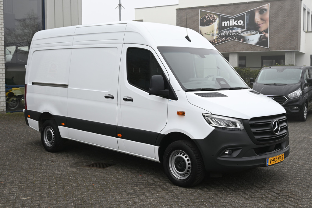Mercedes-Benz Sprinter 8