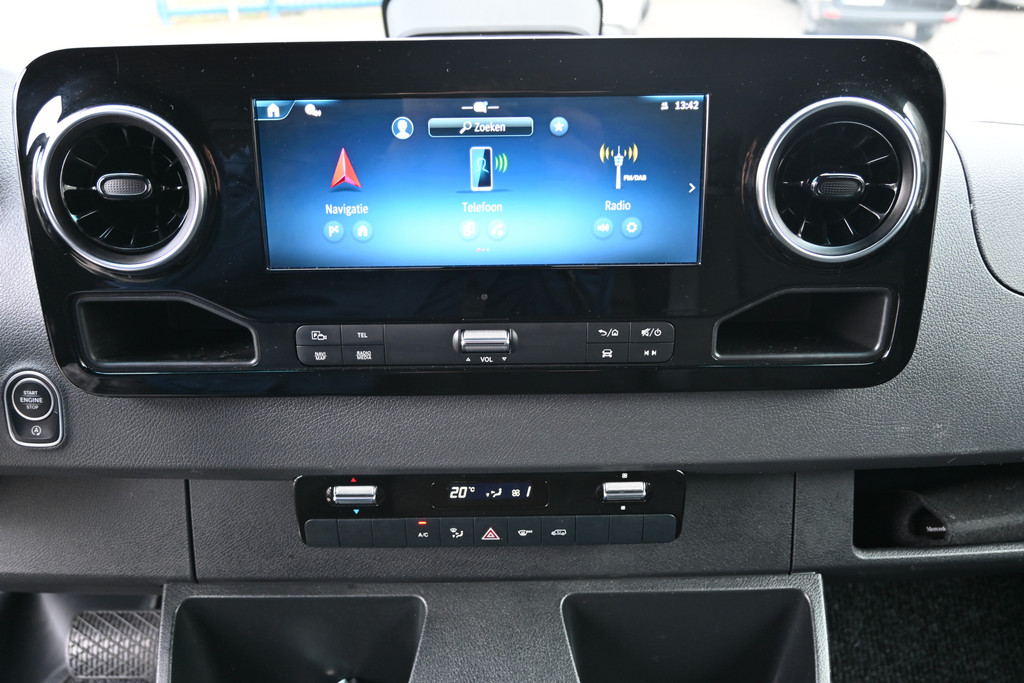 Mercedes-Benz Sprinter 4