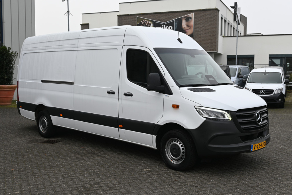 Mercedes-Benz Sprinter 8